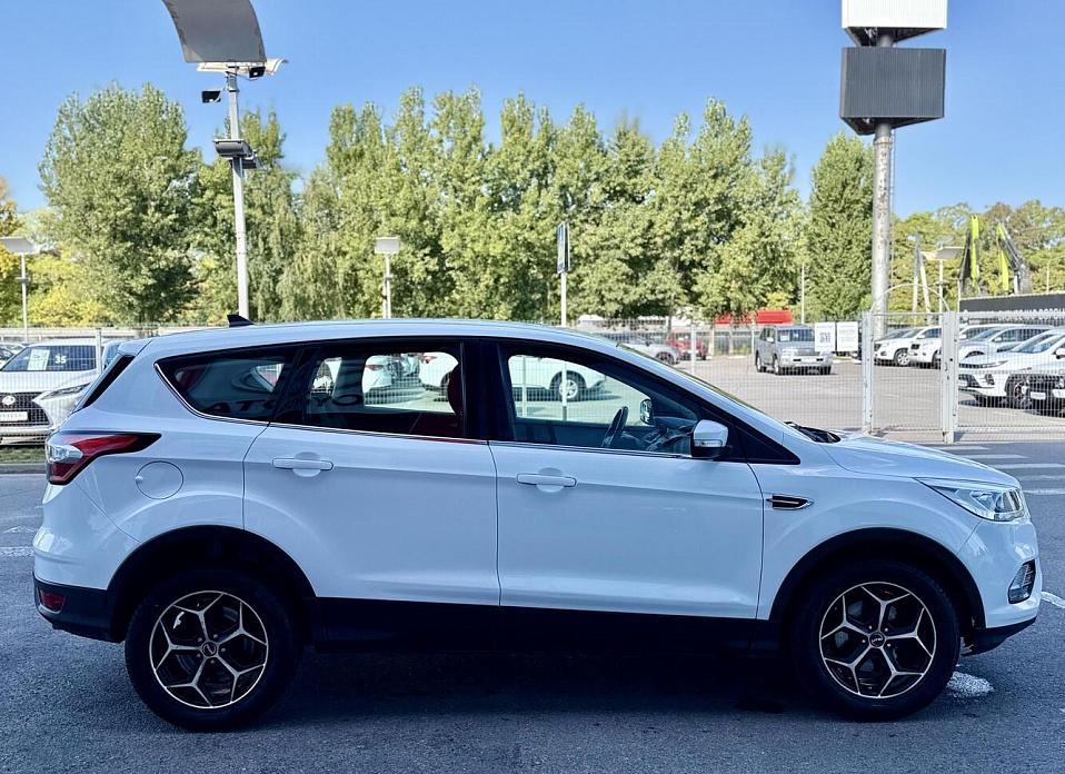 Ford Kuga, II Рестайлинг 2.5 AT (150 л.с.)