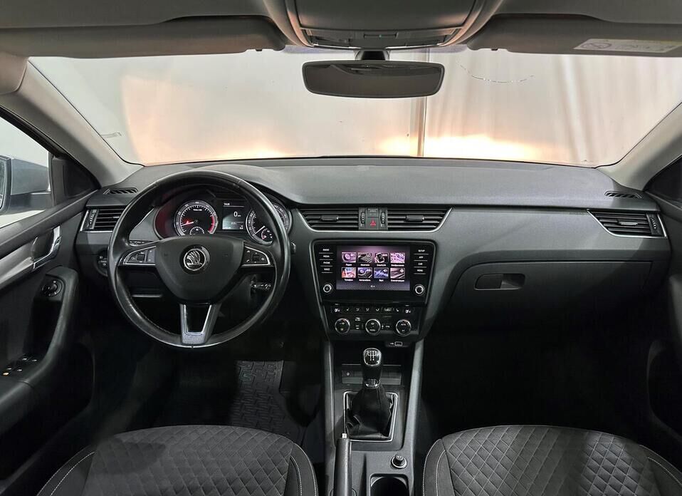 Skoda Octavia, III (A7) Рестайлинг 1.6 MT (110 л.с.)