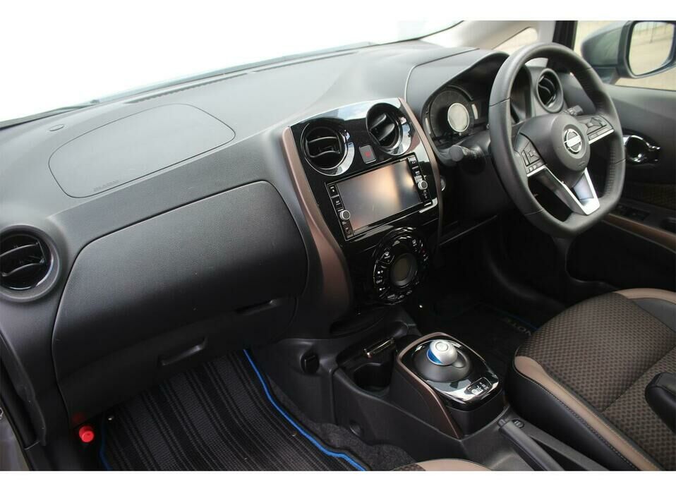 Nissan Note 1.2 CVT (98 л.с.)