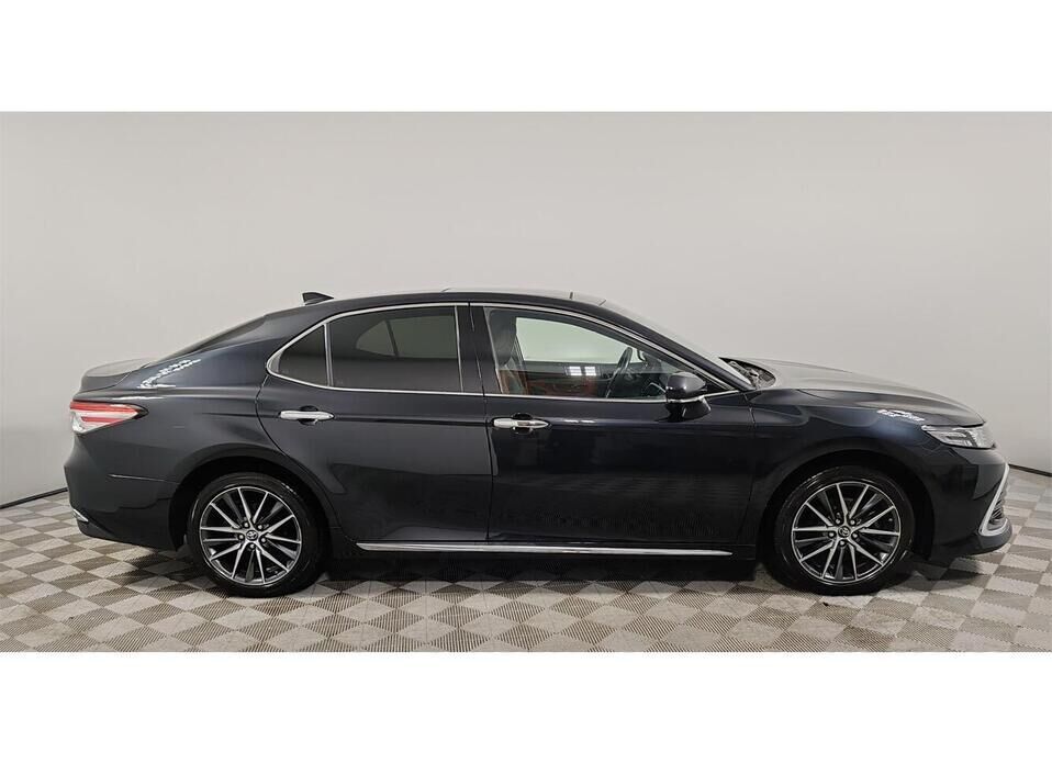 Toyota Camry 2.5 AT (209 л.с.)