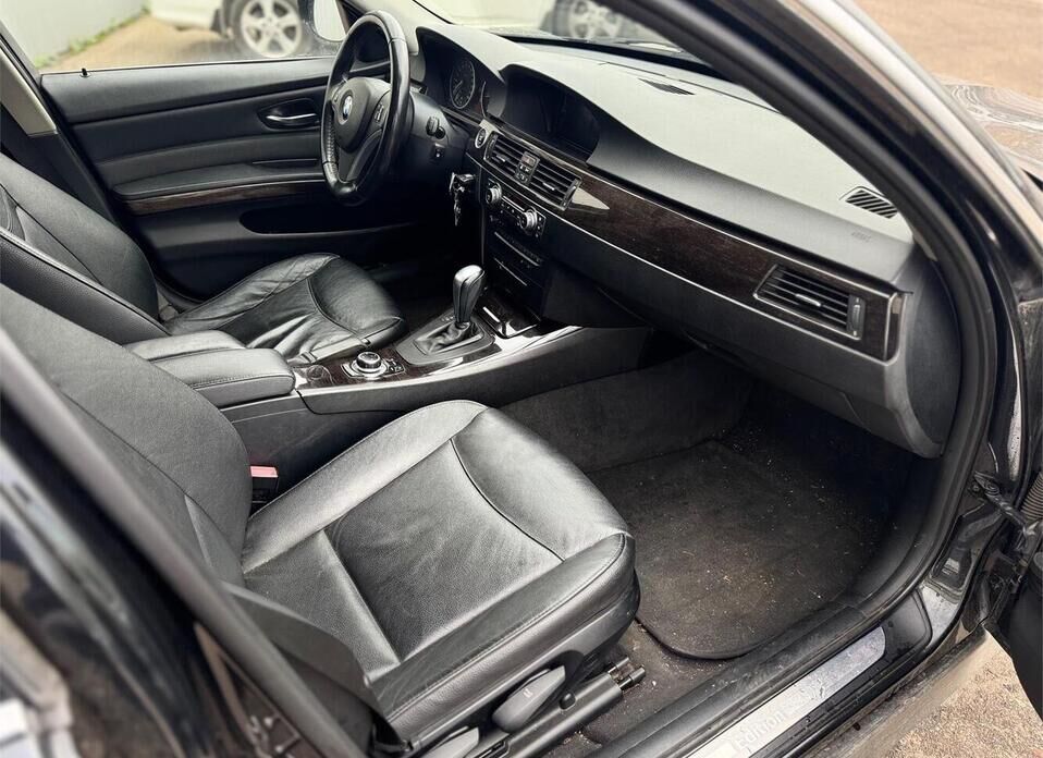 BMW 3 серии, V (E90/E91/E92/E93) Рестайлинг 320i 2.0 AT (156 л.с.)