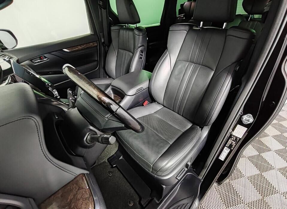 Toyota Alphard, III Рестайлинг 3.5 AT (300 л.с.)