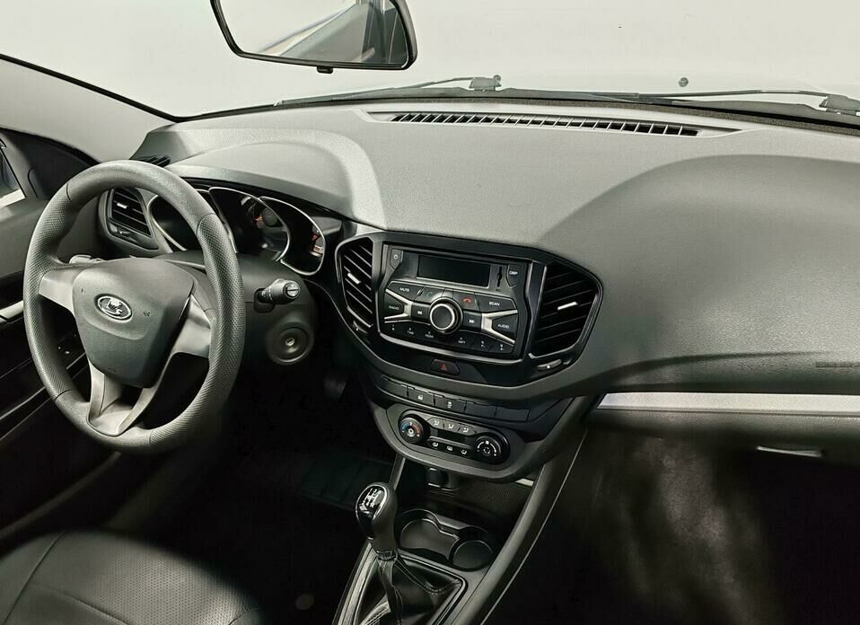 LADA (ВАЗ) Vesta 1.6 MT (106 л.с.)