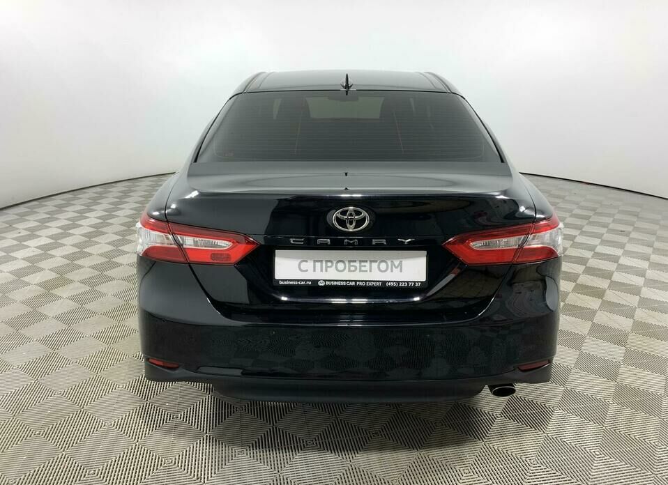 Toyota Camry 2.5 AT (200 л.с.)