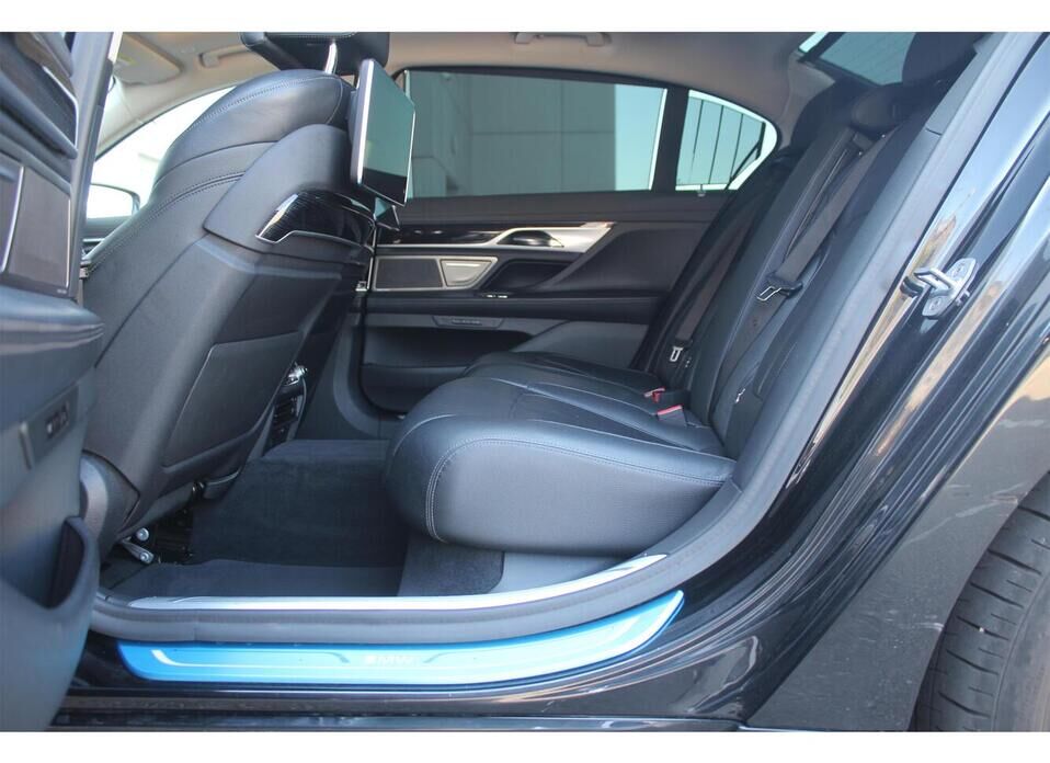 BMW 7 серии, VI (G11/G12) Рестайлинг 730Ld xDrive 3.0d AT (249 л.с.) 4WD