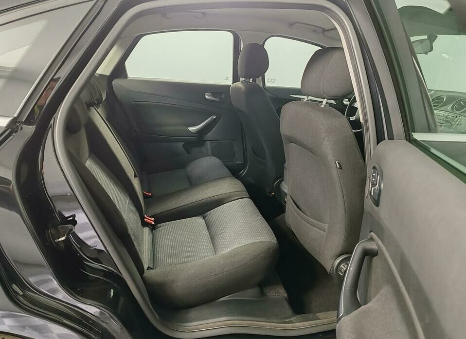 Ford Mondeo 2.0 MT (145 л.с.)