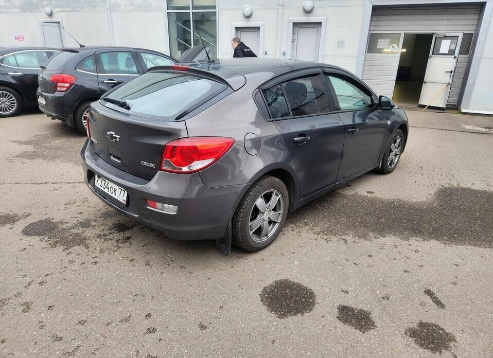 Chevrolet Cruze 1.6 MT (109 л.с.)