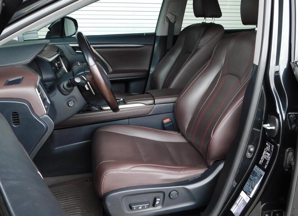 Lexus RX, IV Рестайлинг 300 2.0 AT (238 л.с.) 4WD