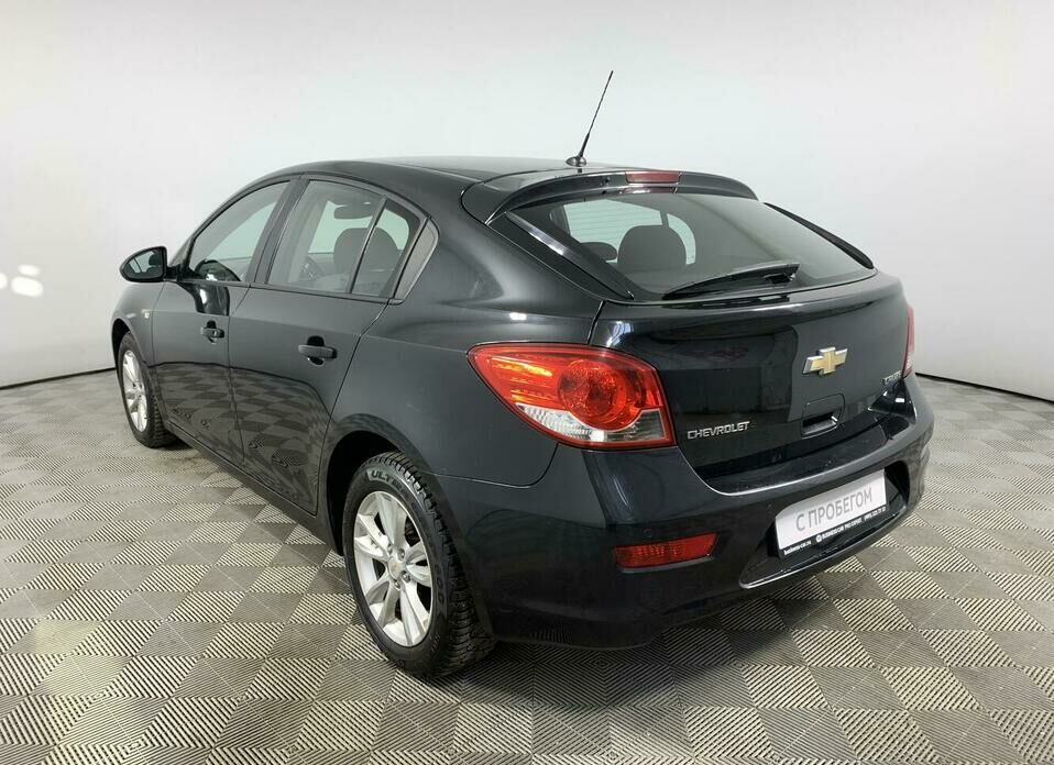 Chevrolet Cruze 1.6 AT (109 л.с.)