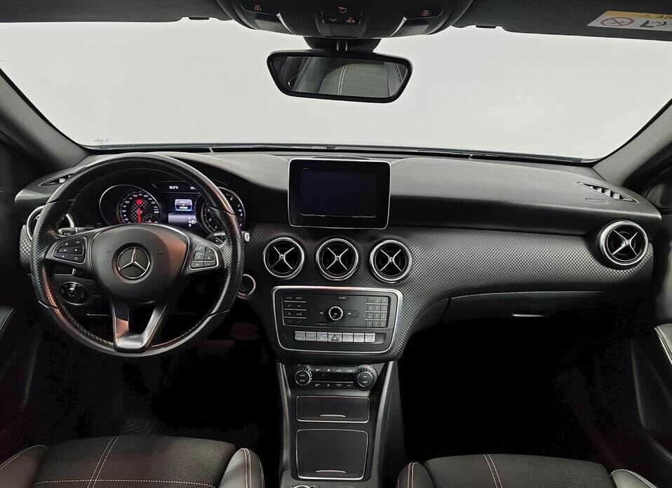 Mercedes-Benz A-Класс, III (W176) Рестайлинг 180 1.6 AMT (122 л.с.)