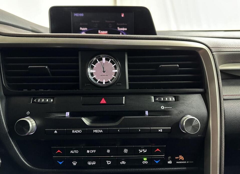 Lexus RX, IV 200t 2.0 AT (238 л.с.) 4WD