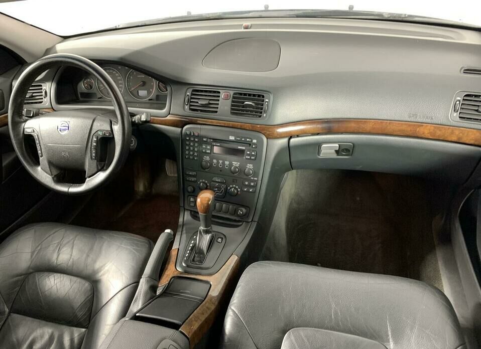 Volvo S80 2.5 AT (210 л.с.) 4WD