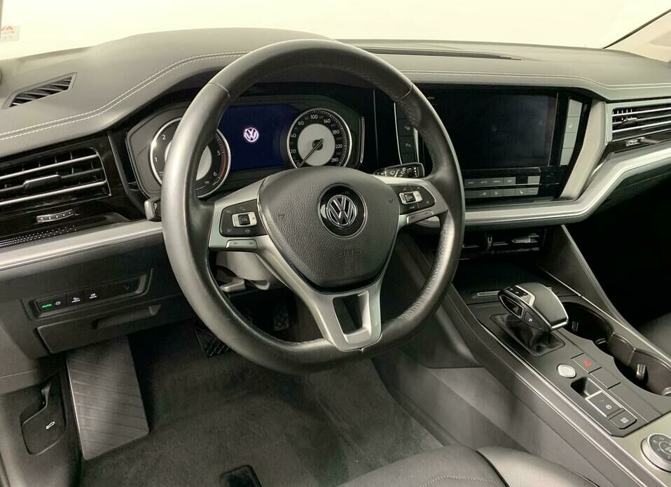 Volkswagen Touareg 3.0d AT (249 л.с.) 4WD