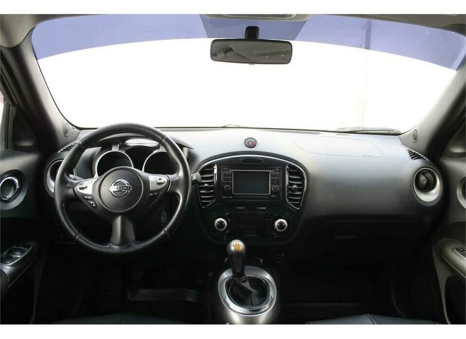 Nissan Juke 1.6 MT (117 л.с.)