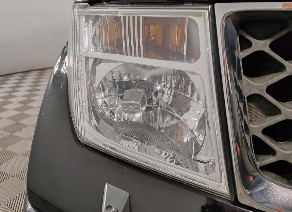 Nissan Navara (Frontier) 2.5d AT (174 л.с.) 4WD