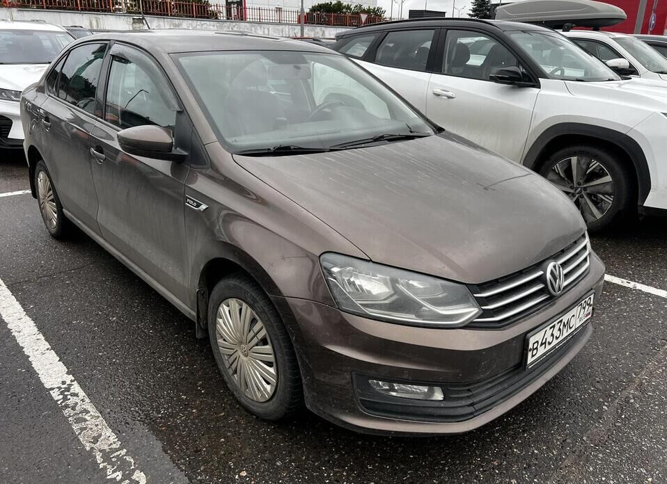 Volkswagen Polo 1.6 AT (110 л.с.)