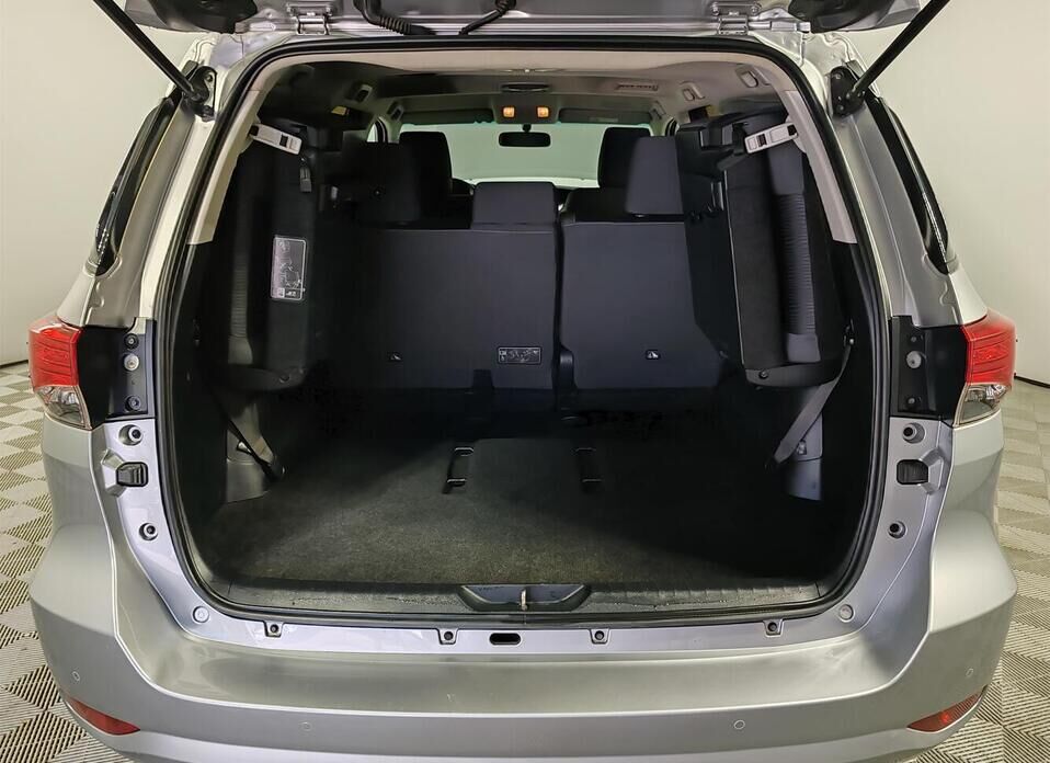 Toyota Fortuner 2.8d AT (200 л.с.) 4WD
