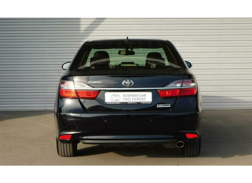 Toyota Camry 2.5 AT (181 л.с.)