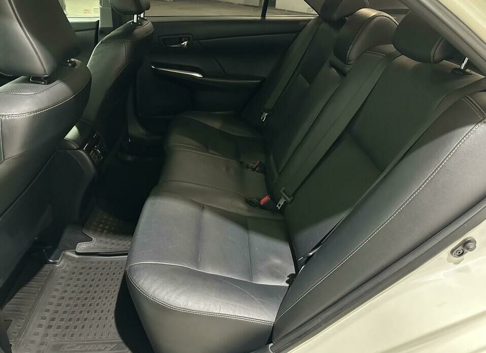 Toyota Camry 2.5 AT (181 л.с.)