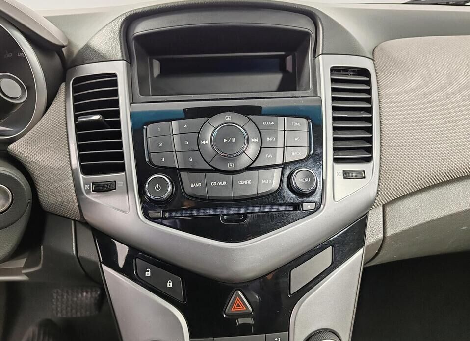 Chevrolet Cruze 1.6 AT (109 л.с.)