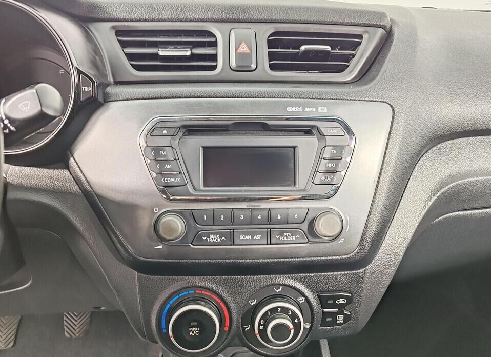 Kia Rio 5-speed 1.6 MT (123 л.с.)