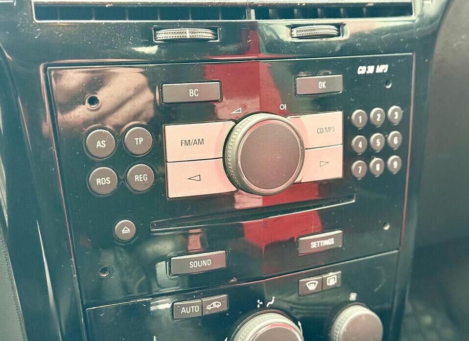 Opel Astra, H Рестайлинг GTC 1.8 AT (140 л.с.)