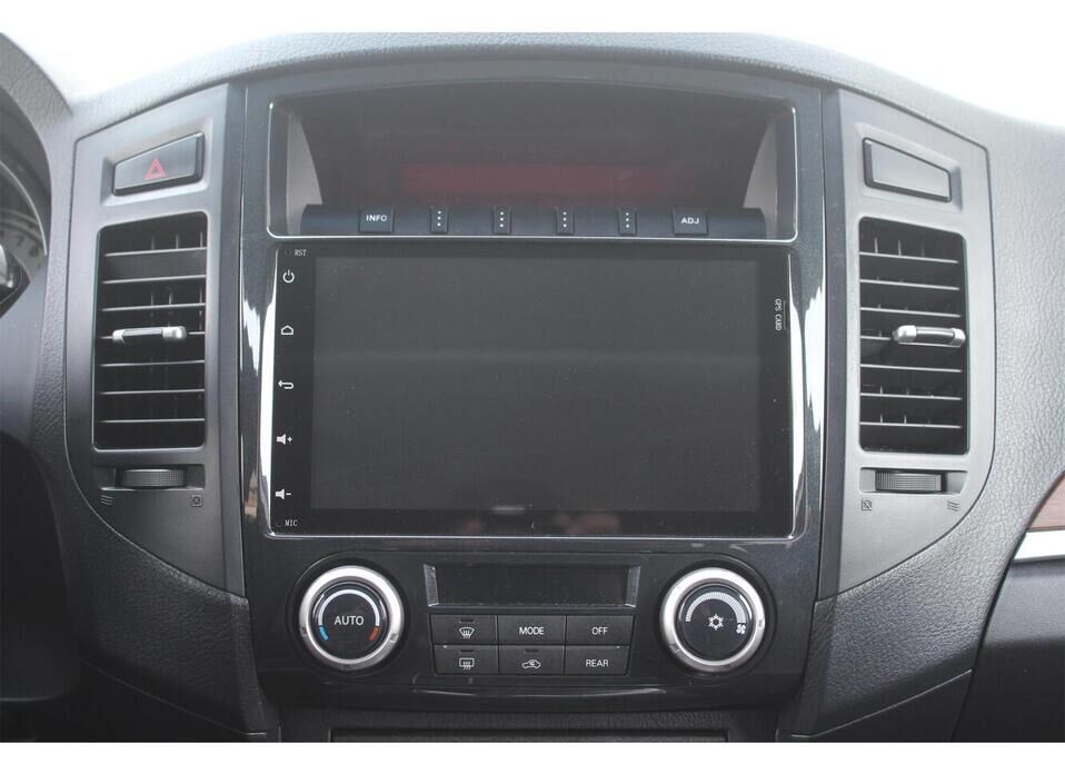 Mitsubishi Pajero, IV 3.0 AT (178 л.с.) 4WD