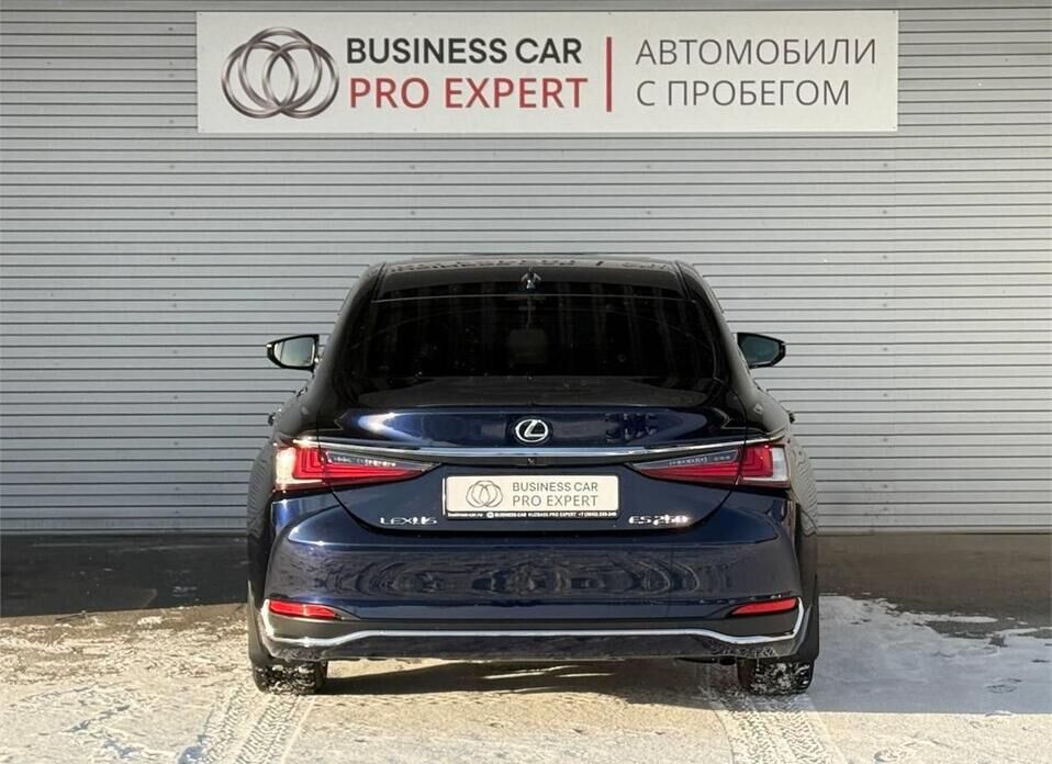 Lexus ES, VII 250 2.5 AT (200 л.с.)