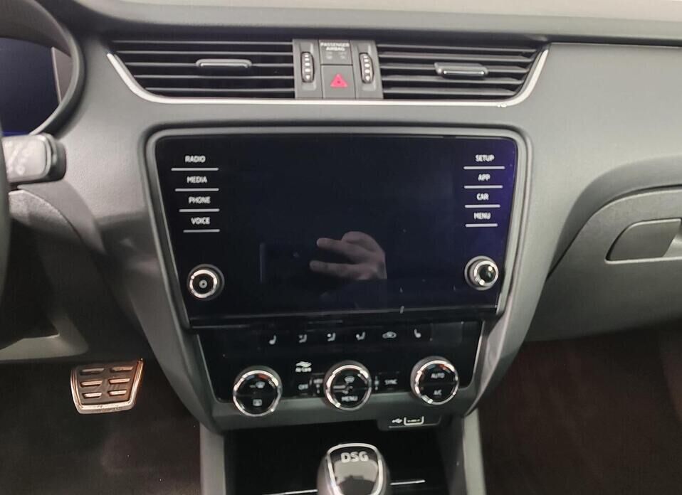 Skoda Octavia, III (A7) Рестайлинг 1.8 AMT (180 л.с.)