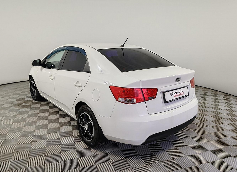 Kia Cerato, II 5-speed 1.6 MT (126 л.с.)