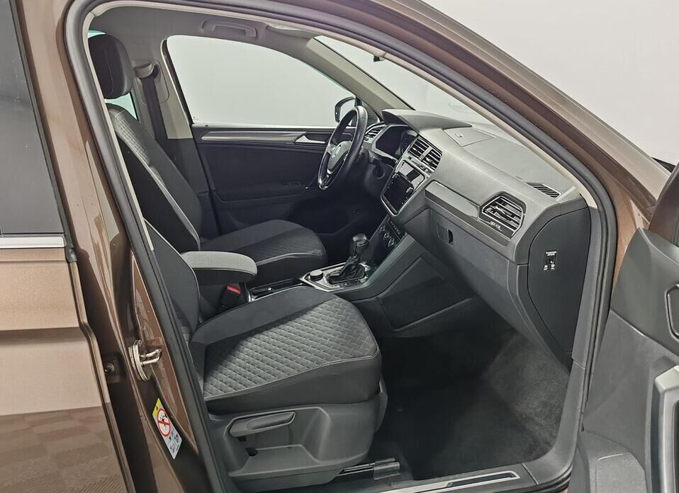 Volkswagen Tiguan, II 2.0d AMT (150 л.с.) 4WD