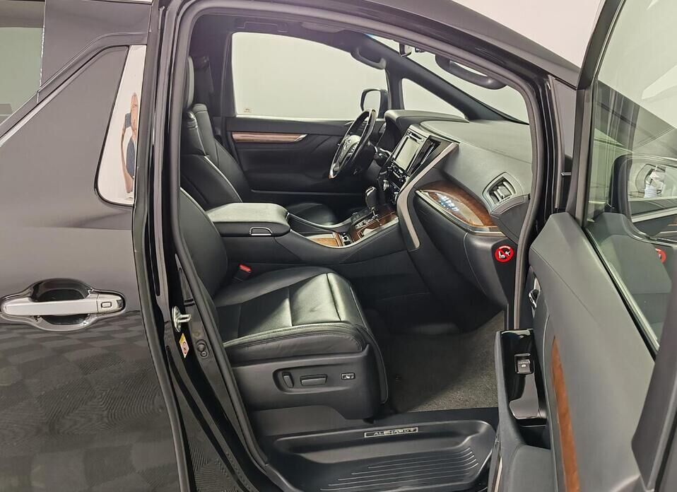 Toyota Alphard 3.5 AT (275 л.с.)