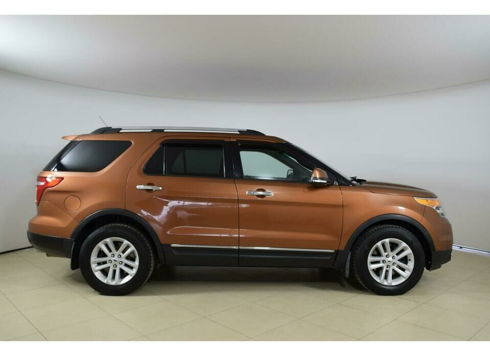 Ford Explorer 3.5 AT (294 л.с.) 4WD