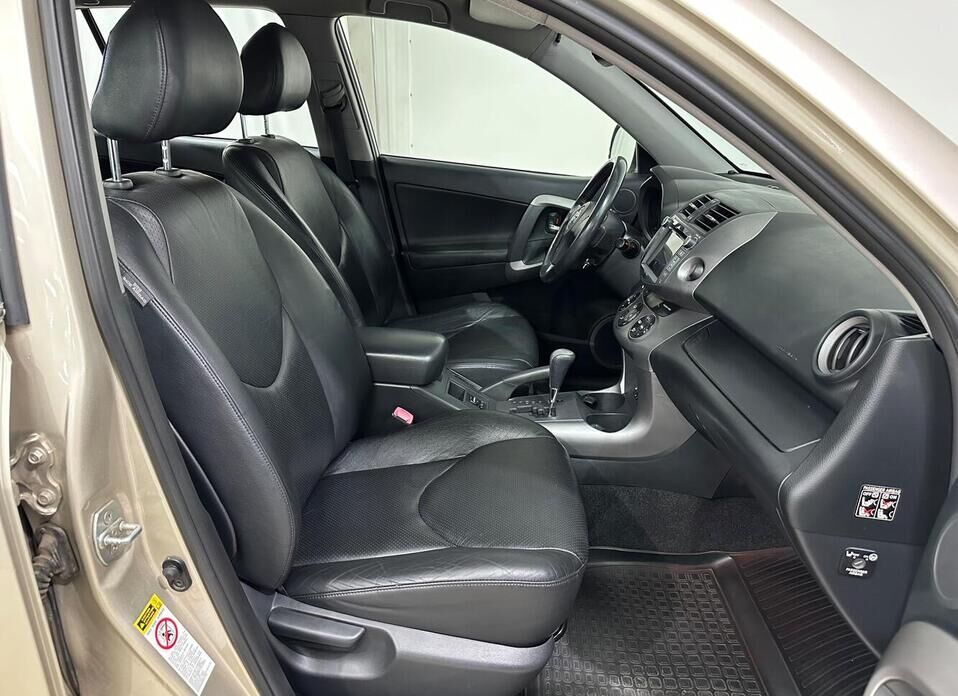 Toyota RAV4 2.0 AT (152 л.с.) 4WD