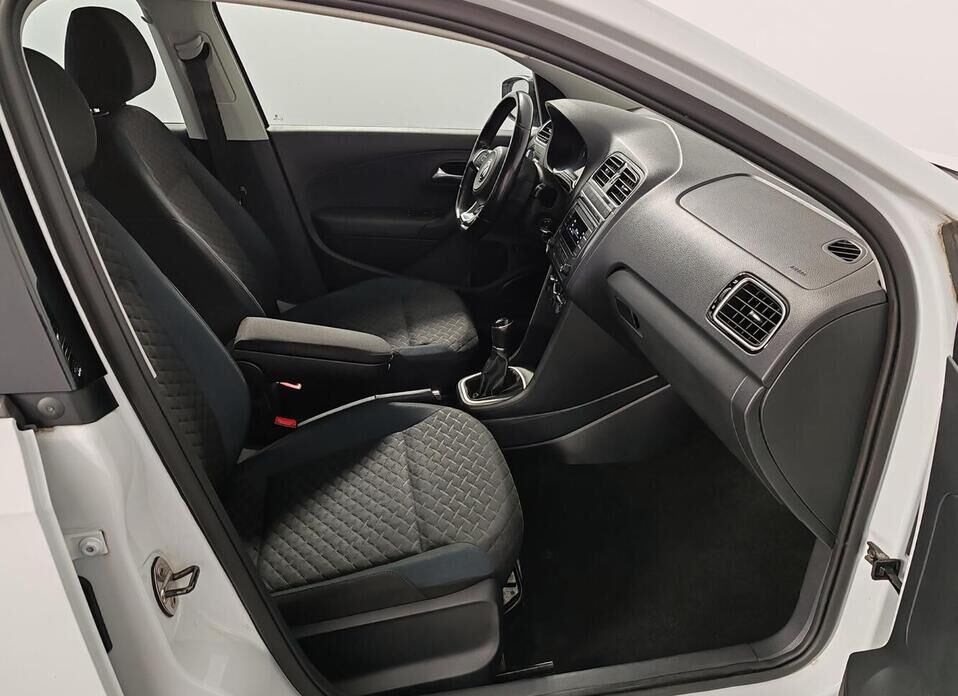Volkswagen Polo 1.6 MT (110 л.с.)