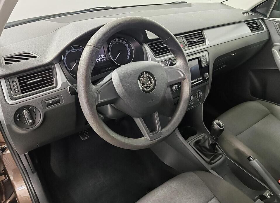 Skoda Rapid, I Рестайлинг 1.6 MT (90 л.с.)