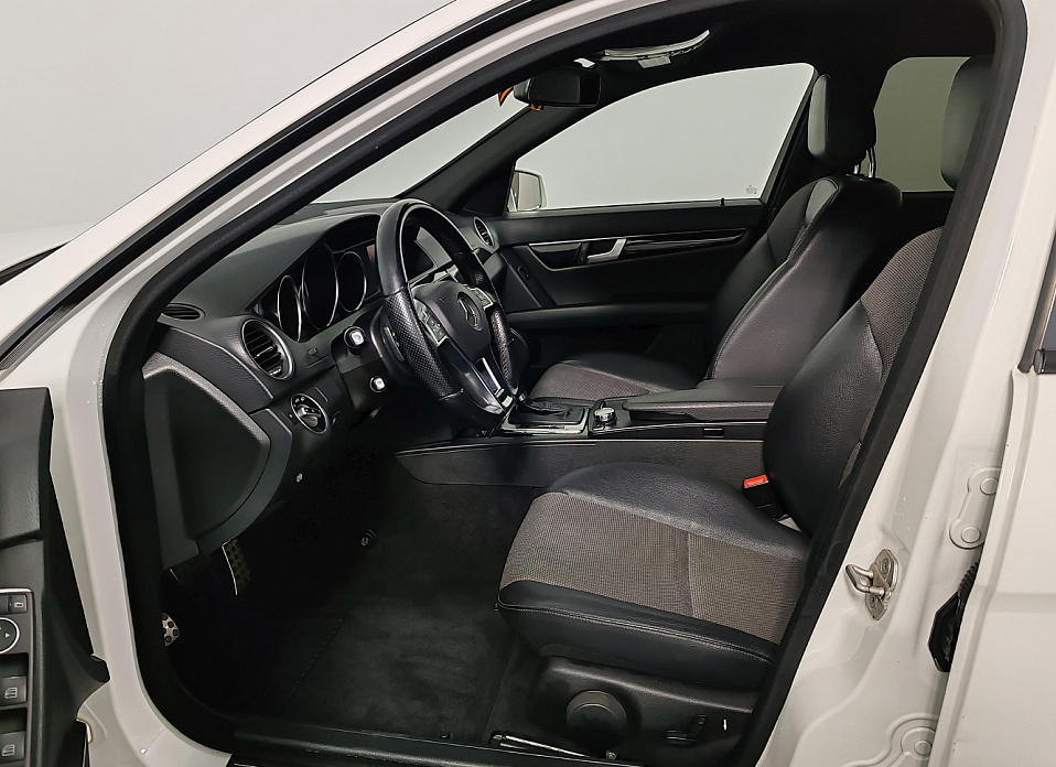 Mercedes-Benz C-Класс, III (W204) Рестайлинг 180 1.6 AT (156 л.с.)