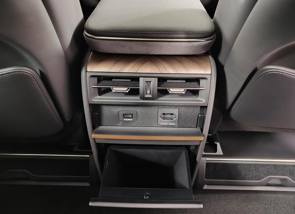 Lexus LM, II 350h 2.5hyb CVT (190 л.с.) 4WD