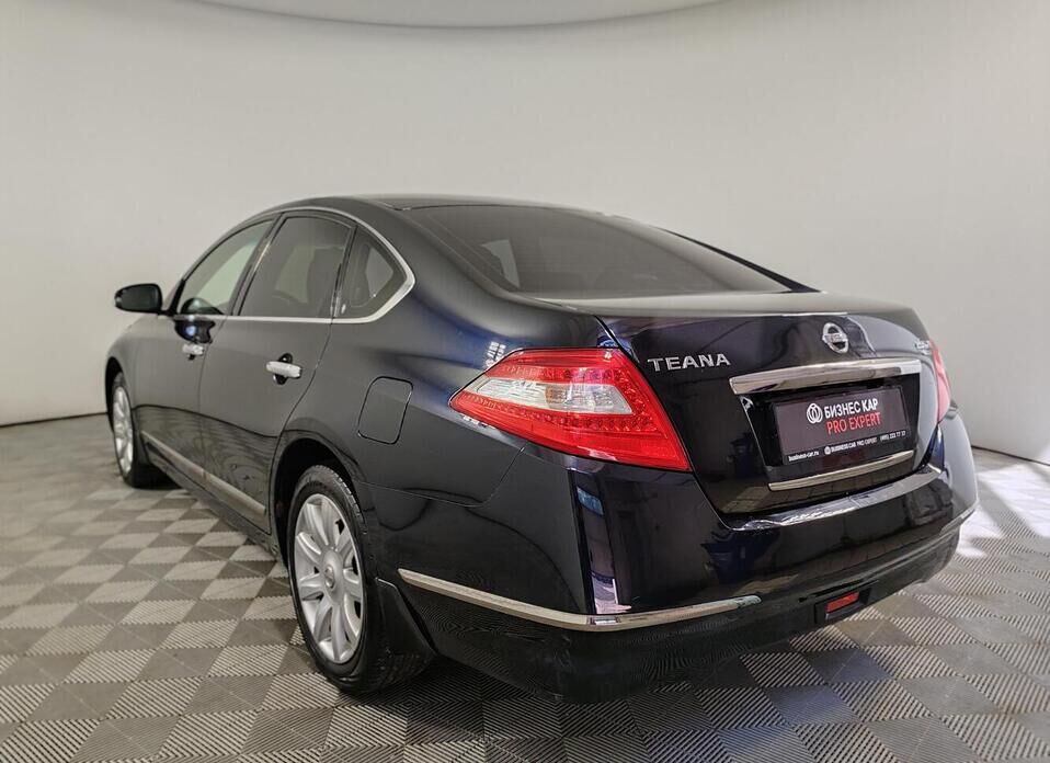 Nissan Teana 2.5 CVT (182 л.с.)
