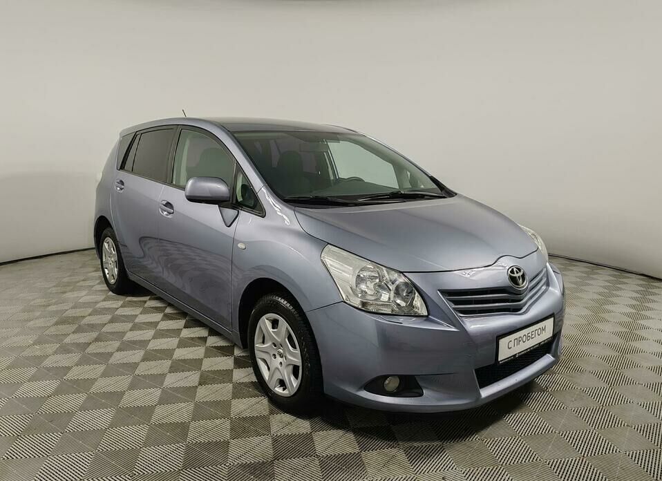 Toyota Verso 1.8 CVT (147 л.с.)