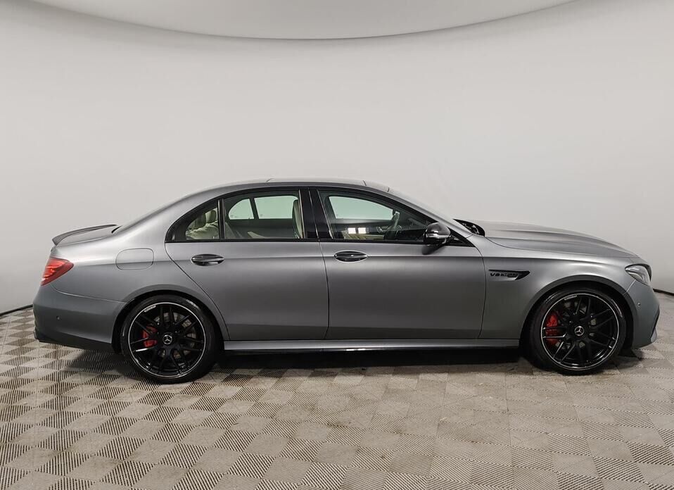 Mercedes-Benz E-Класс AMG, V (W213) 63 AMG S 4.0 AT (612 л.с.) 4WD