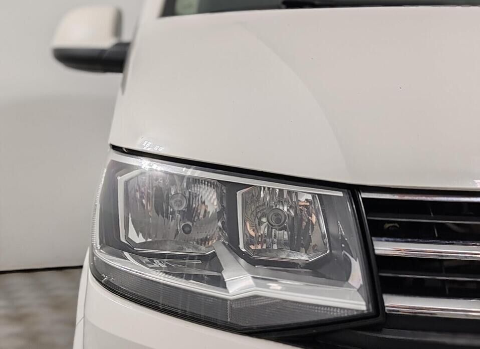 Volkswagen Caravelle 2.0d MT (102 л.с.)