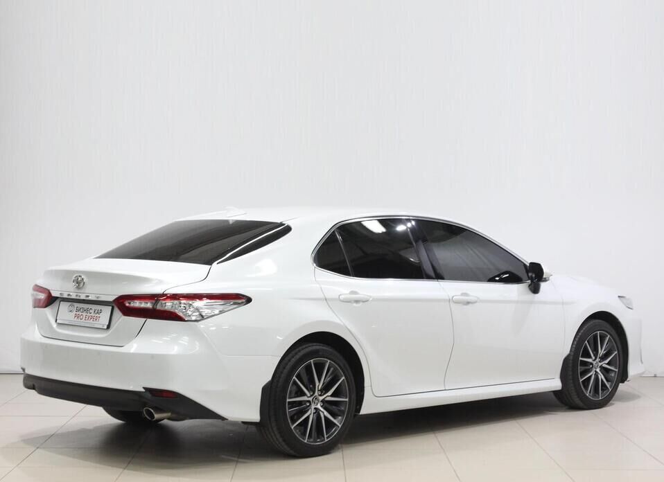 Toyota Camry 2.5 AT (200 л.с.)
