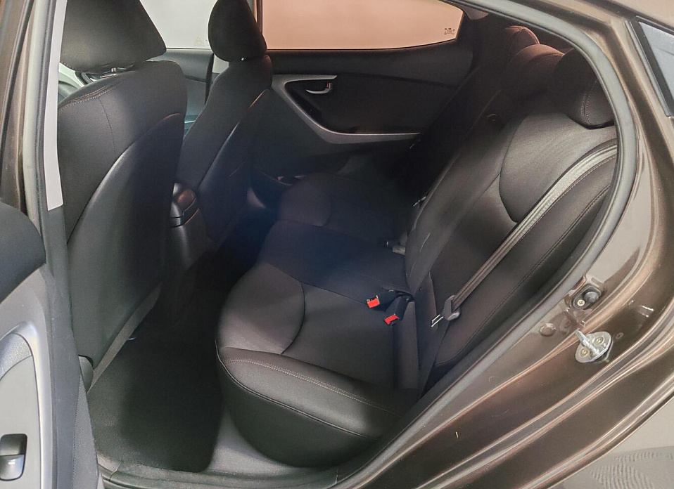 Hyundai Elantra, V (MD) Рестайлинг 1.6 MT (132 л.с.)