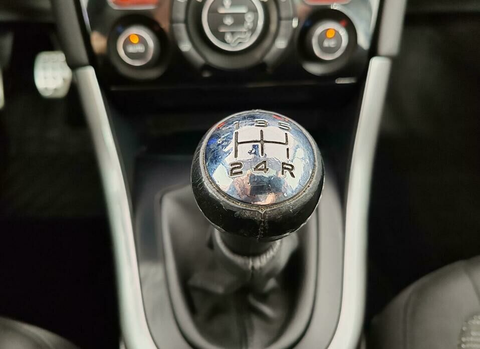 Peugeot 308 1.6 MT (120 л.с.)