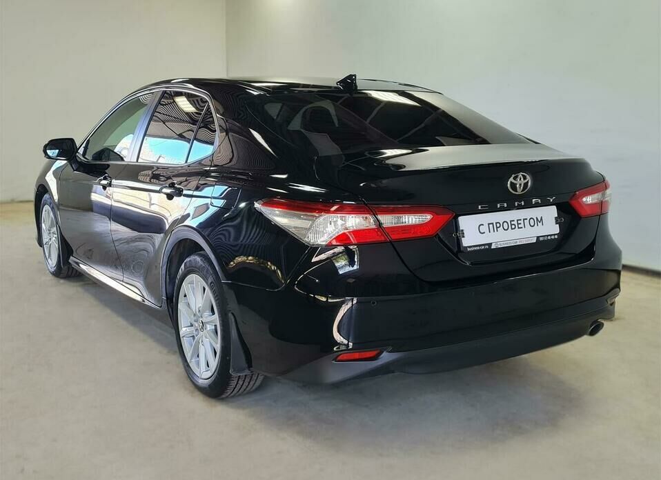 Toyota Camry 2.5 AT (200 л.с.)