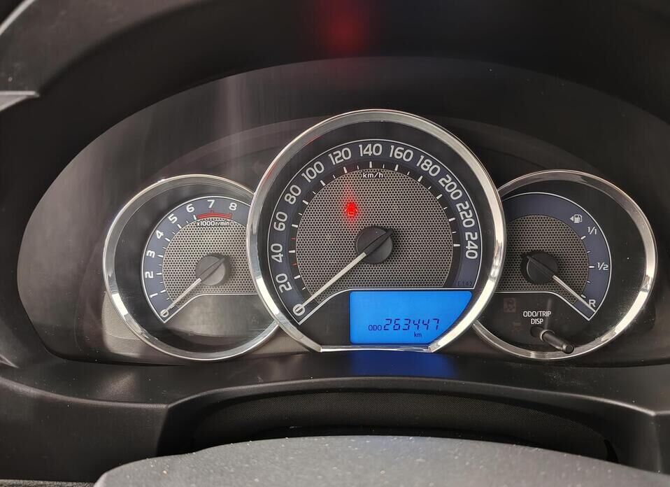 Toyota Corolla 1.6 CVT (122 л.с.)