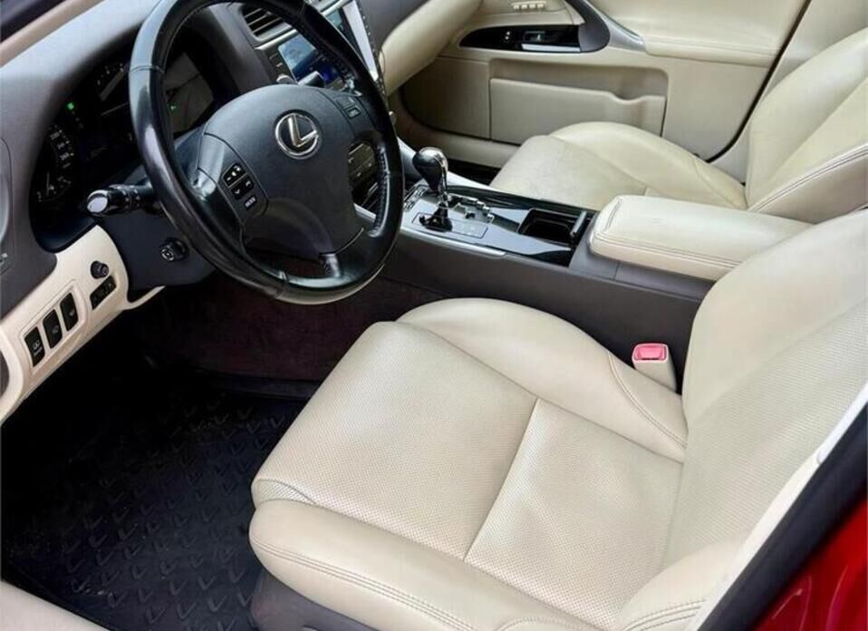 Lexus IS, II Рестайлинг 250 2.5 AT (208 л.с.)