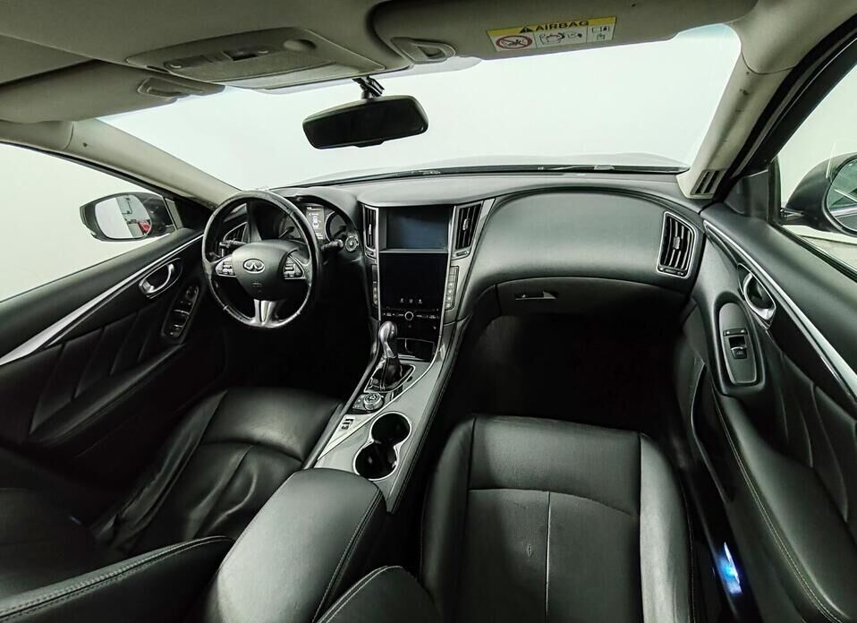 Infiniti Q50, I 2.0 AT (211 л.с.)