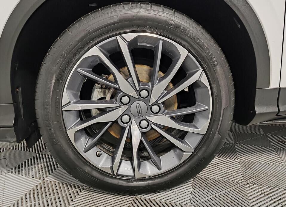 Geely Coolray, I 1.5 AMT (150 л.с.)